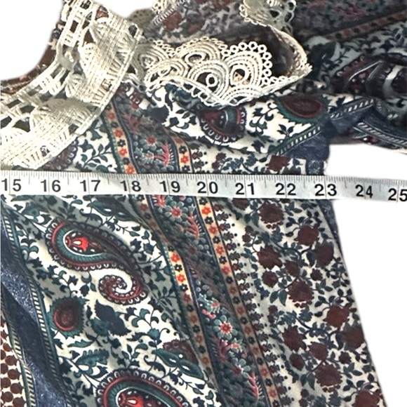 NOBO No Boundaries Cold Shoulder Paisley Top Size XL (15-17)‎ - Picture 4 of 5